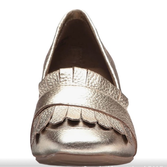 Kenneth Cole REACTION Women's Gold Michelle Block Heel Pump Size 6 NWT - Picture 3 of 11